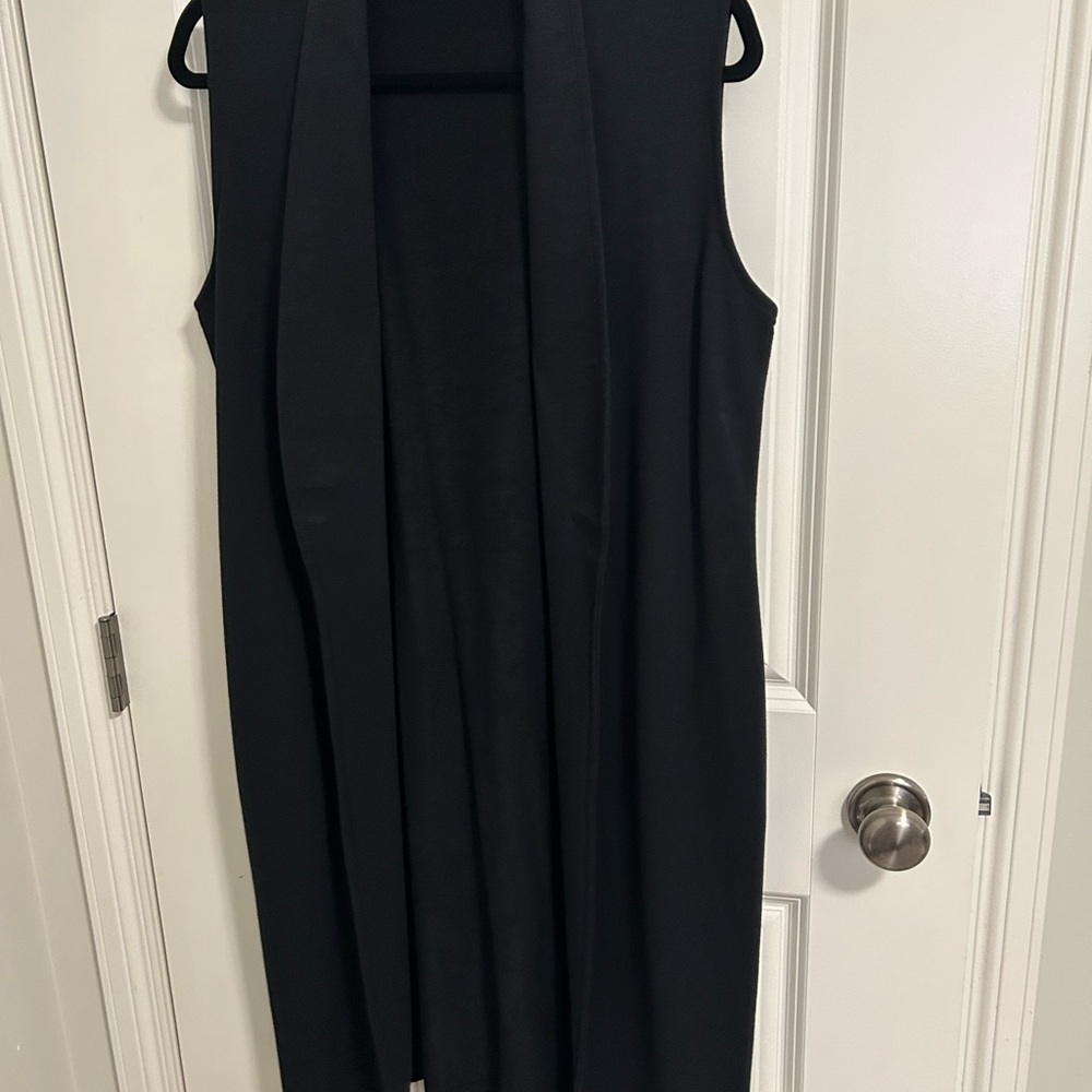 Memi Collective long Vest with pockets
4
